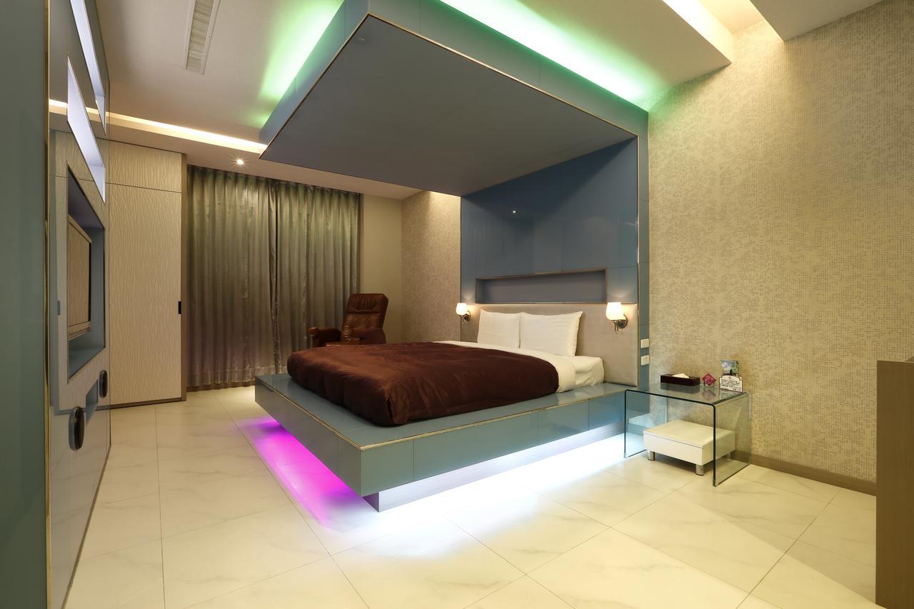 Hua Xiang Hotel-Qishan Exterior photo